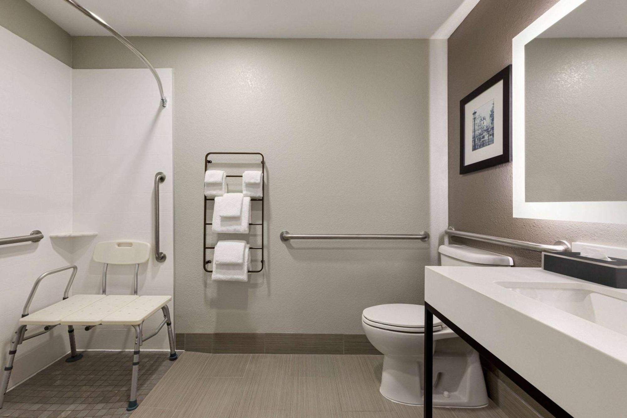 La Quinta By Wyndham Oxford - Anniston Hotel Ngoại thất bức ảnh